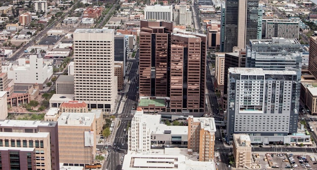 REIT Portfolio Diversification: Maximize Returns in 2025